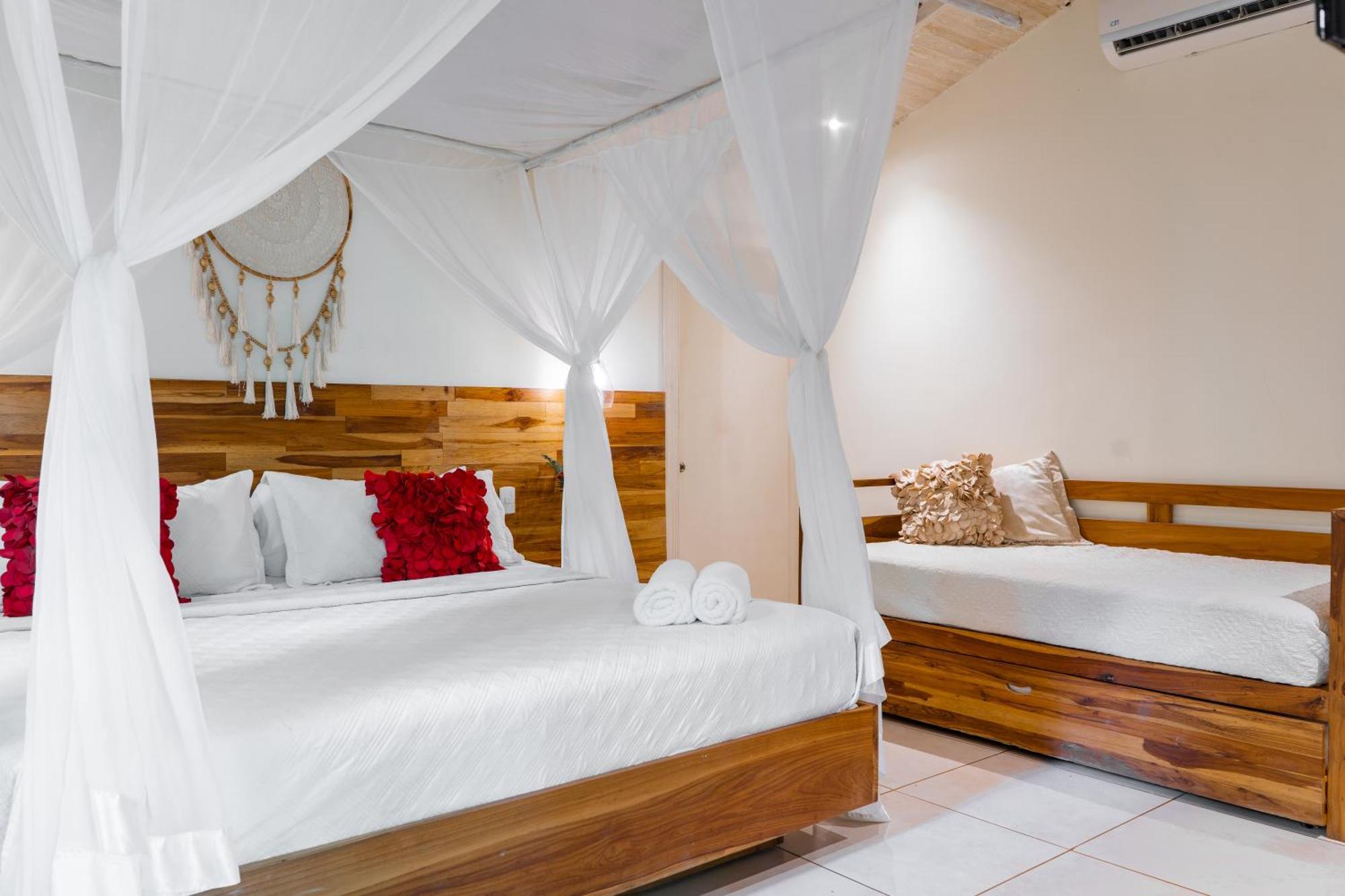Banana Beach Bungalows Playa Santa Teresa  Exterior photo